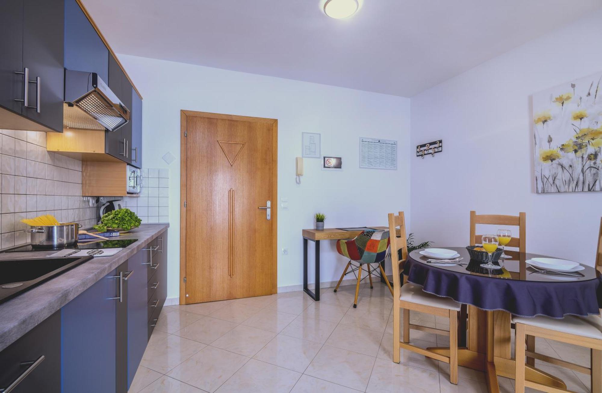 Apartments Kvarner 2 Малинська Екстер'єр фото