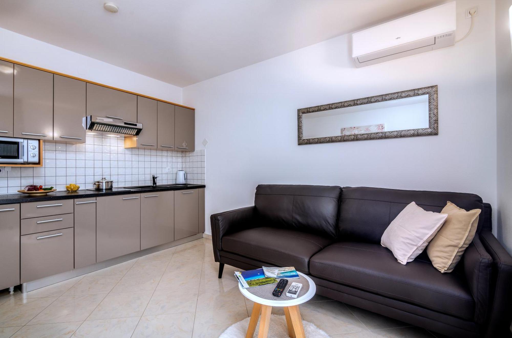 Apartments Kvarner 2 Малинська Екстер'єр фото