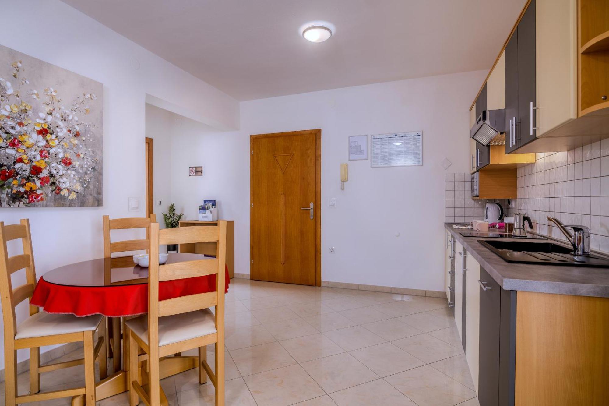 Apartments Kvarner 2 Малинська Екстер'єр фото