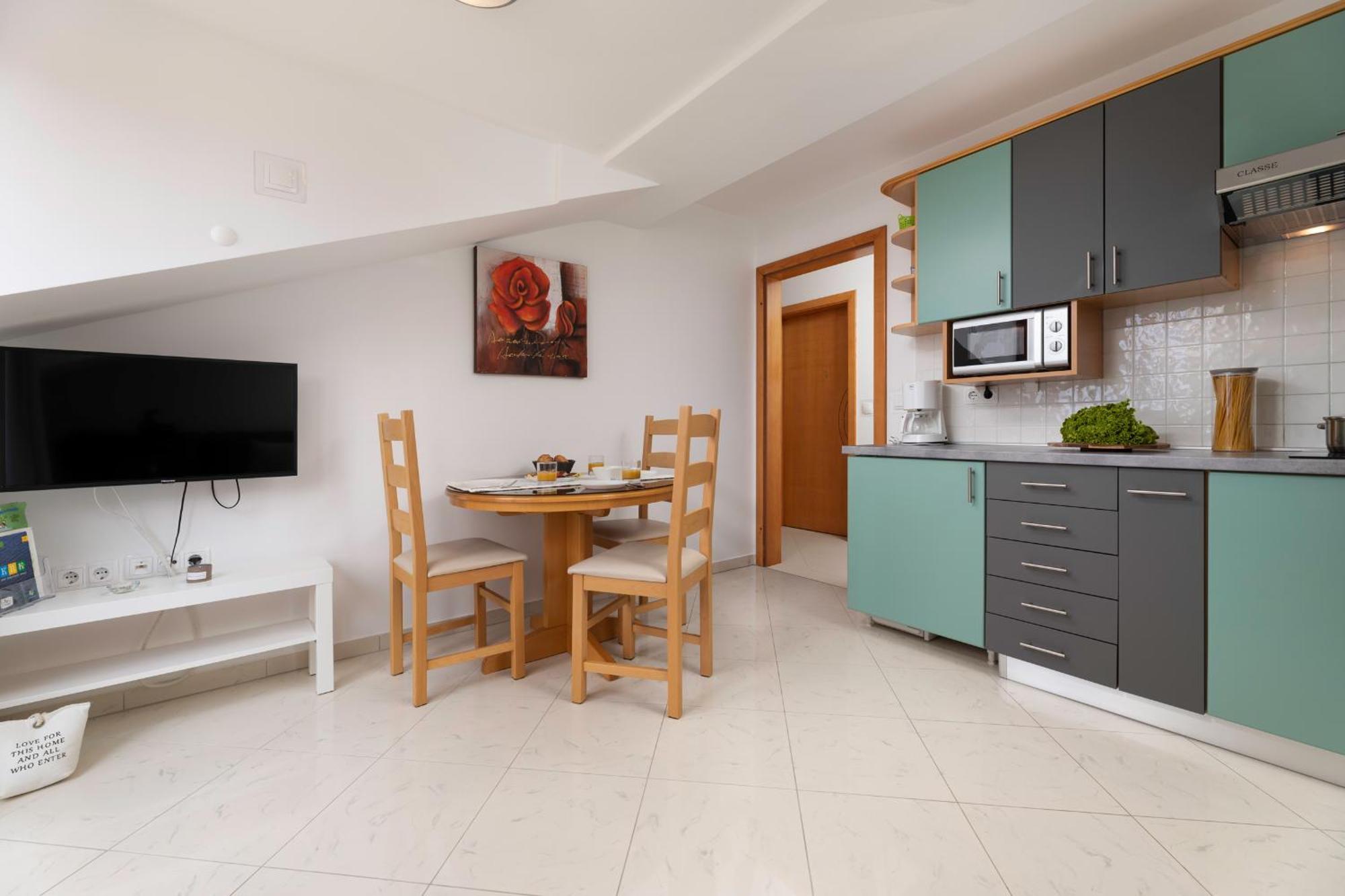 Apartments Kvarner 2 Малинська Екстер'єр фото