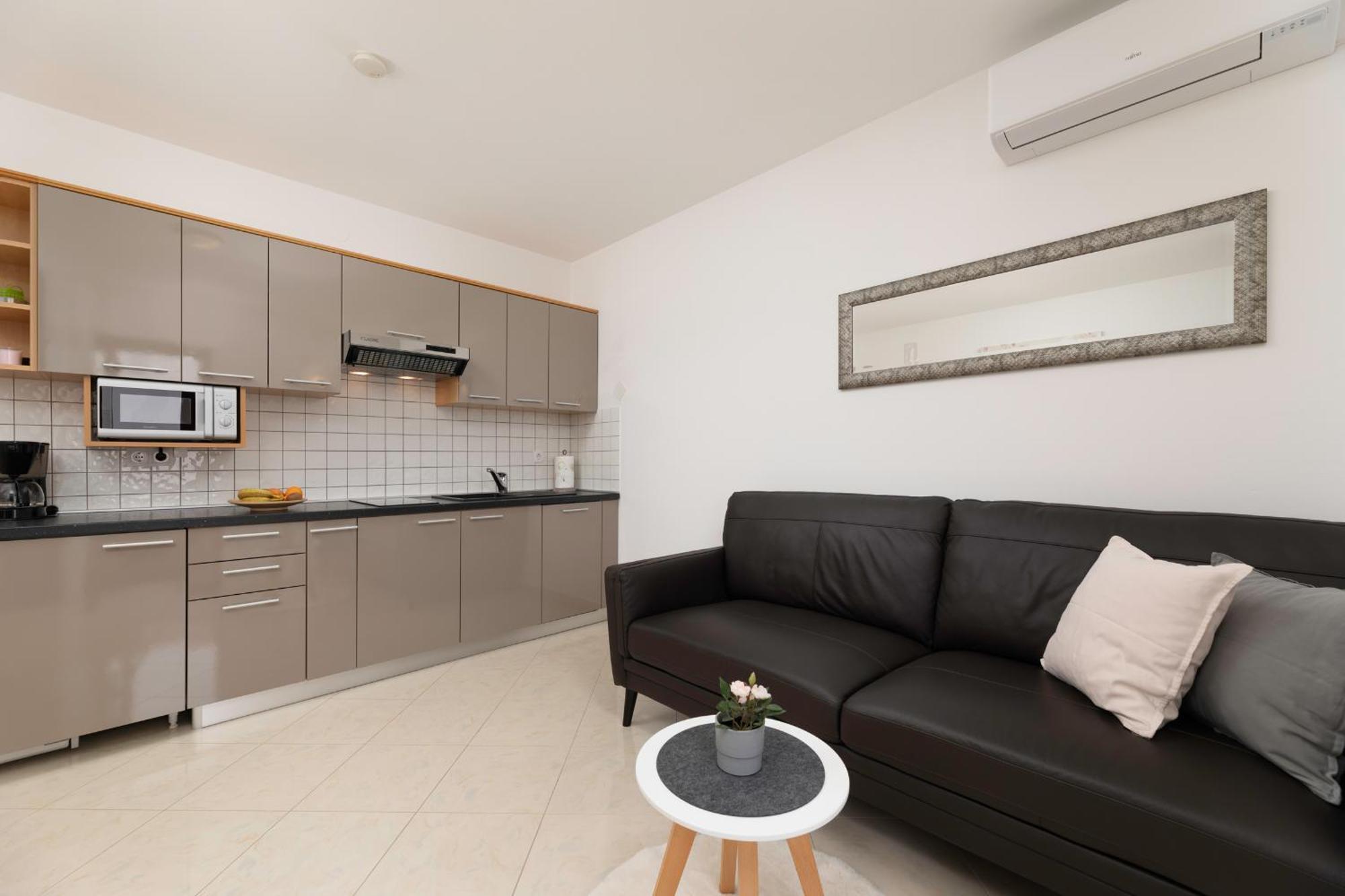 Apartments Kvarner 2 Малинська Екстер'єр фото