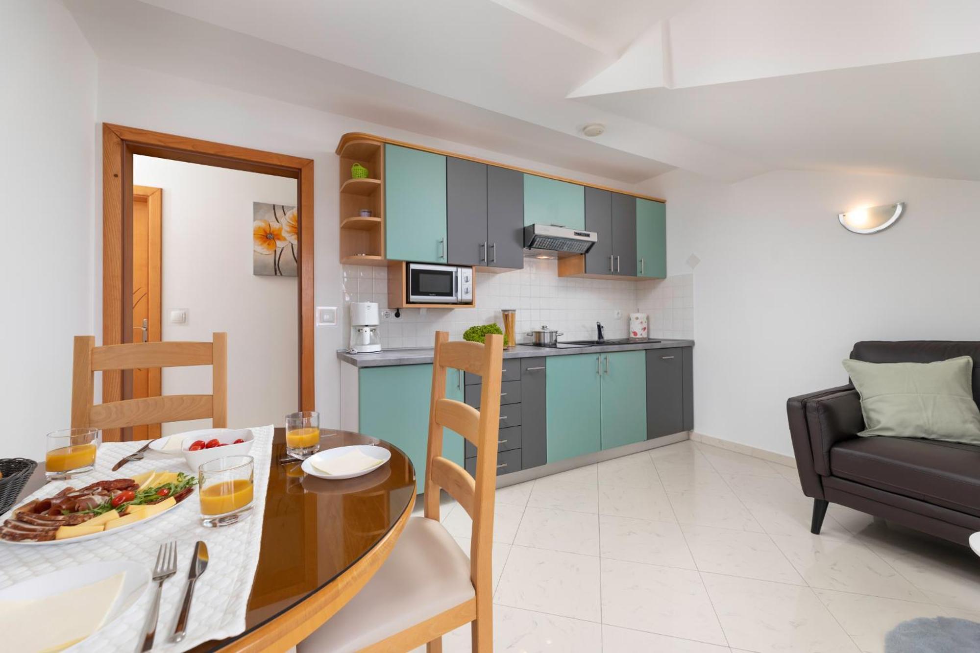 Apartments Kvarner 2 Малинська Екстер'єр фото