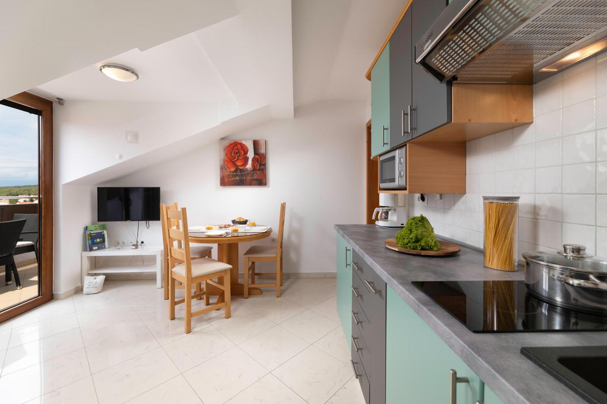 Apartments Kvarner 2 Малинська Екстер'єр фото